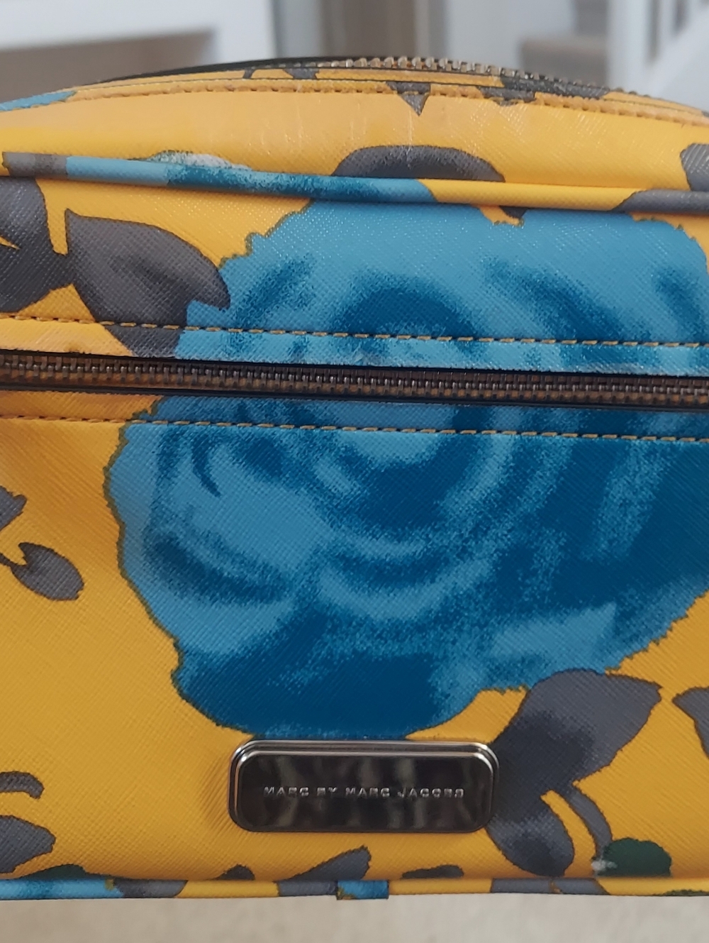 Marc By Marc Jacobs Floral Crossbody/Camera Bag - Picture 4 of 12